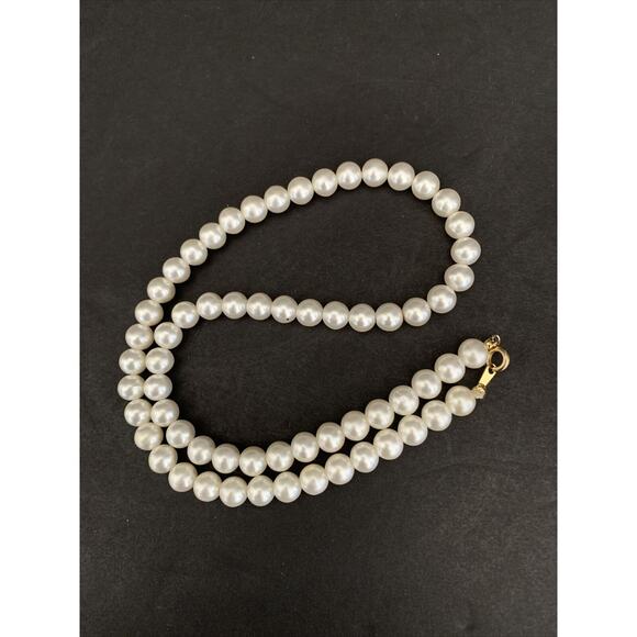 Vintage Costume Jewelry Faux Pearl Necklace 19" with Clasp Nice Quality - Picture 8 of 8